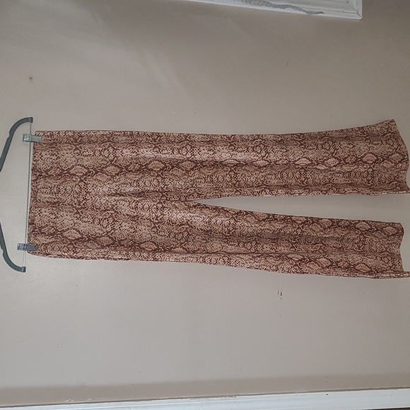 NWT Lovers + Friends Snake Print set - Picture 11 of 13